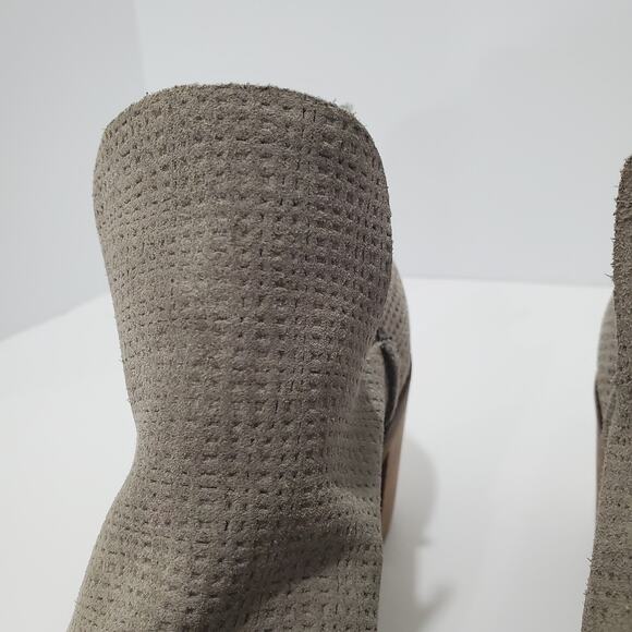 Lucky Brand Women's Grey Faux Suede Ankle Boots Size 6.5M LK-POWE Zip-Up - Picture 5 of 16